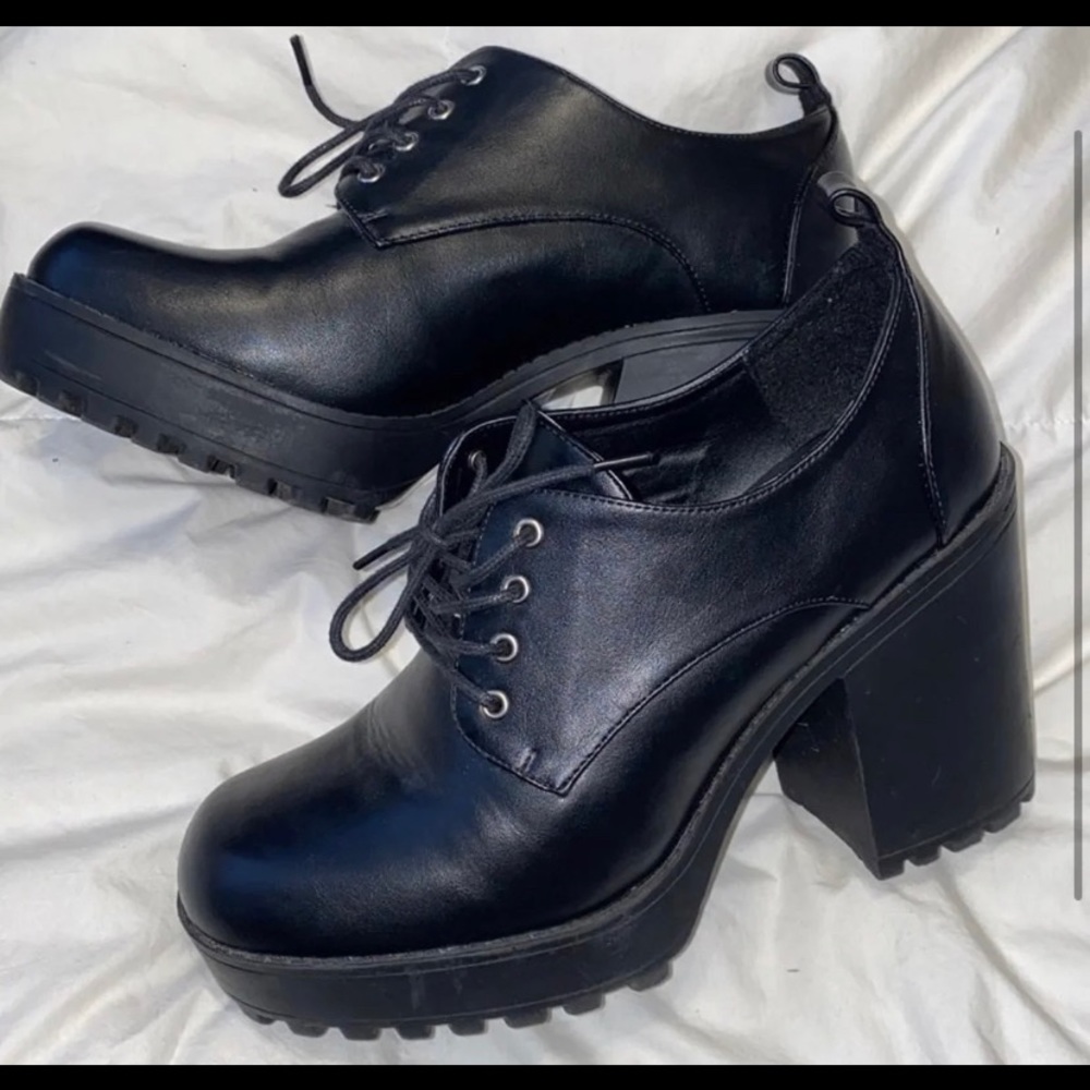 Torrid Size 10 Y2K Fashion 90s Block Heel Oxford
